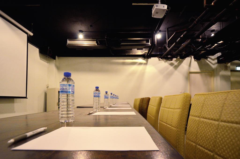 Audi Garden Business Hotel Taoyuan Extérieur photo